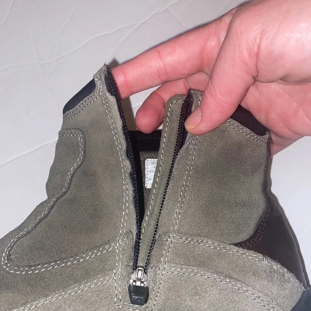Lands End boots size 10B
